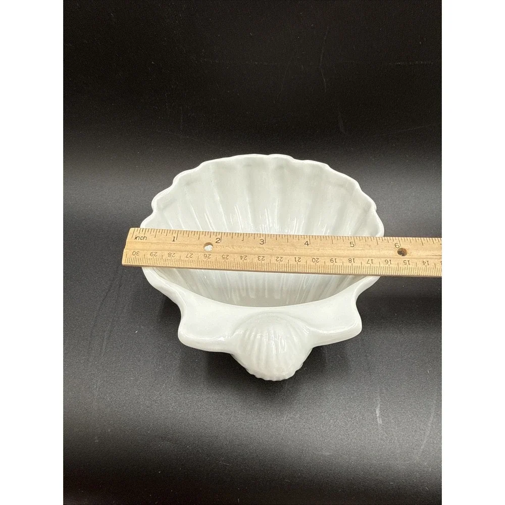 Pottery Barn White Clam Scallop Shell Appetizer / Soap Dish Discontinued EUC